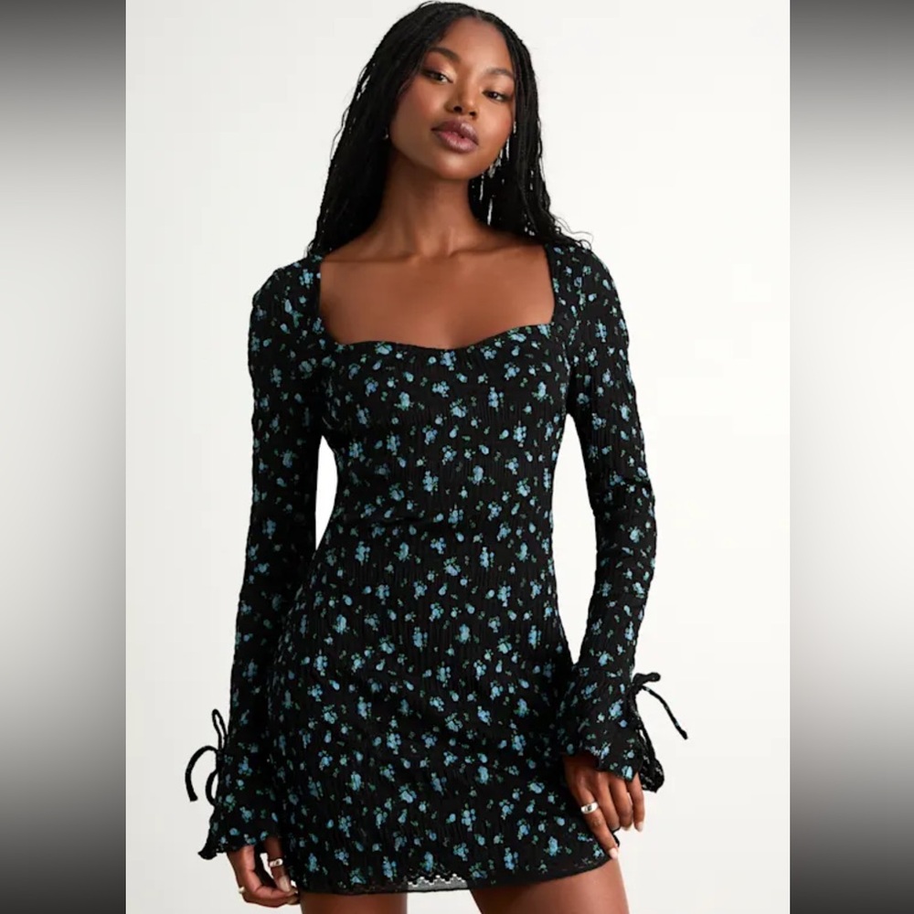 NWT Lulu’s Navy Floral Dress